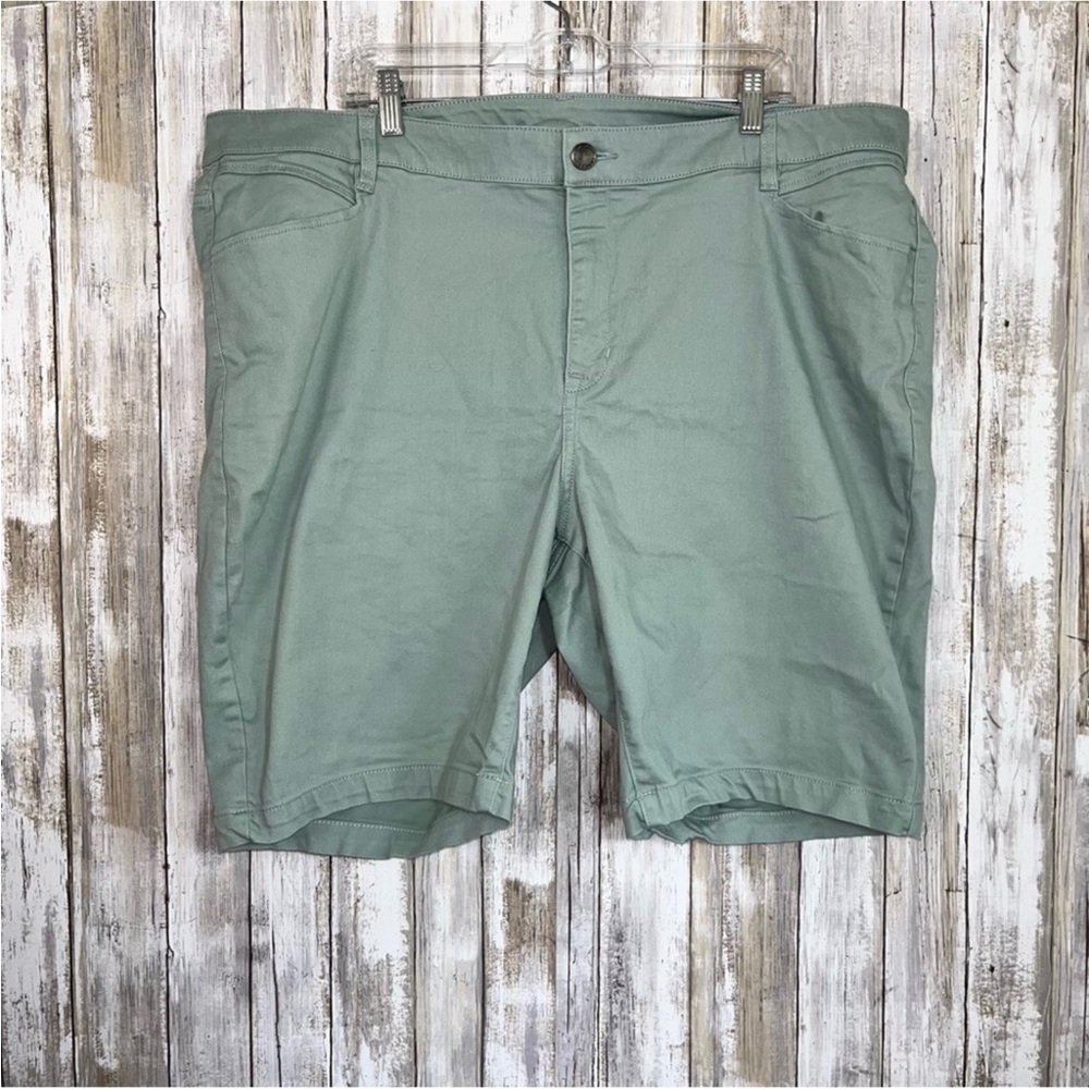Lane Bryant Green High Rise Bermuda - Picture 1 of 6